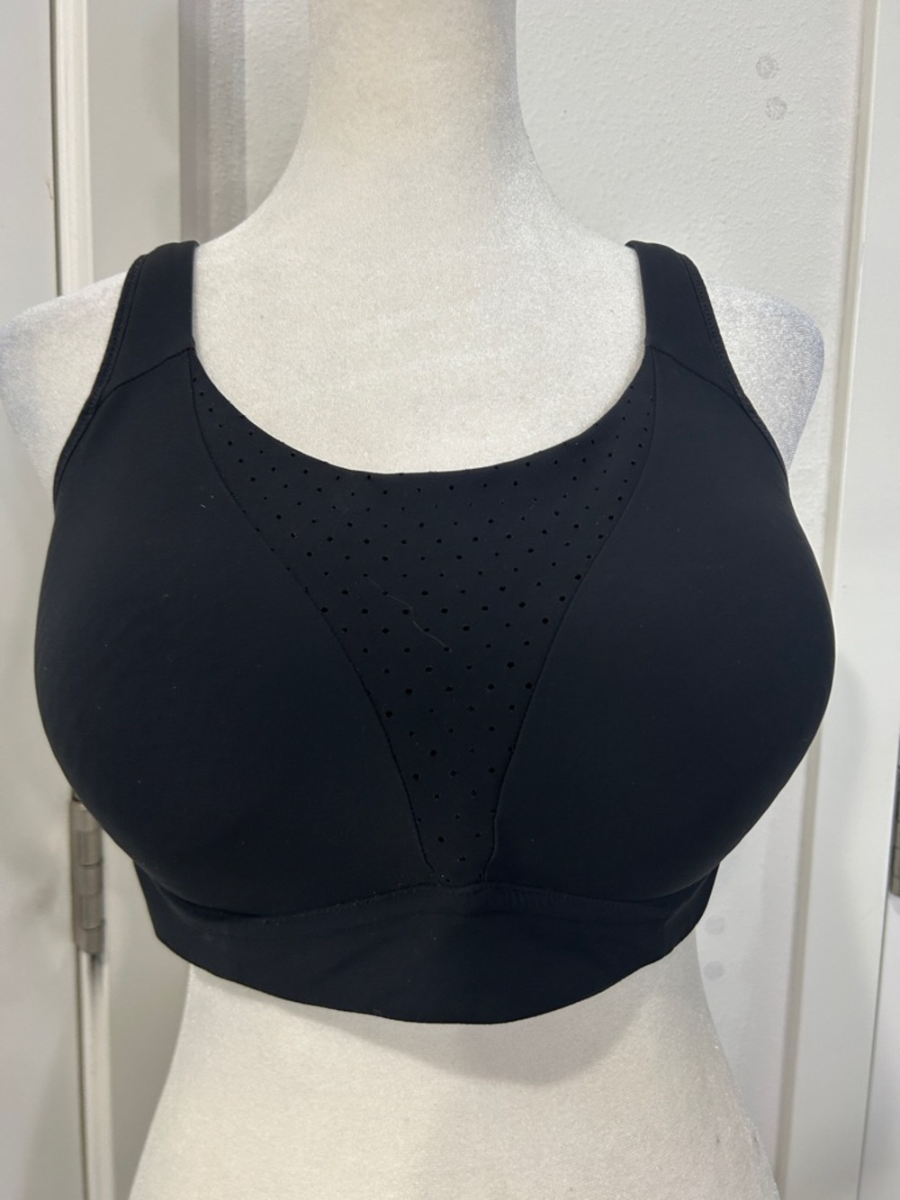 Lululemon Black Women's Support Bra -